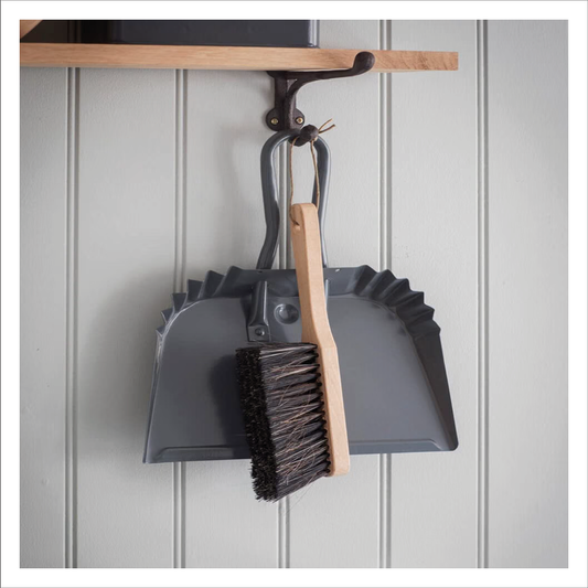 Garden Trading - Hearth Dustpan & Brush