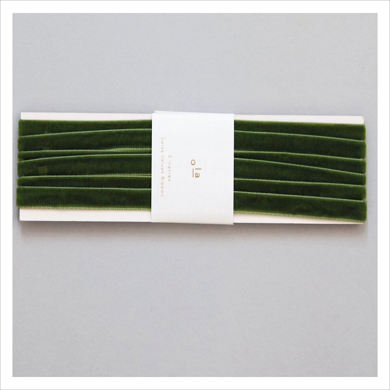 Ola -Swiss Velvet Ribbon Reel (moss green)